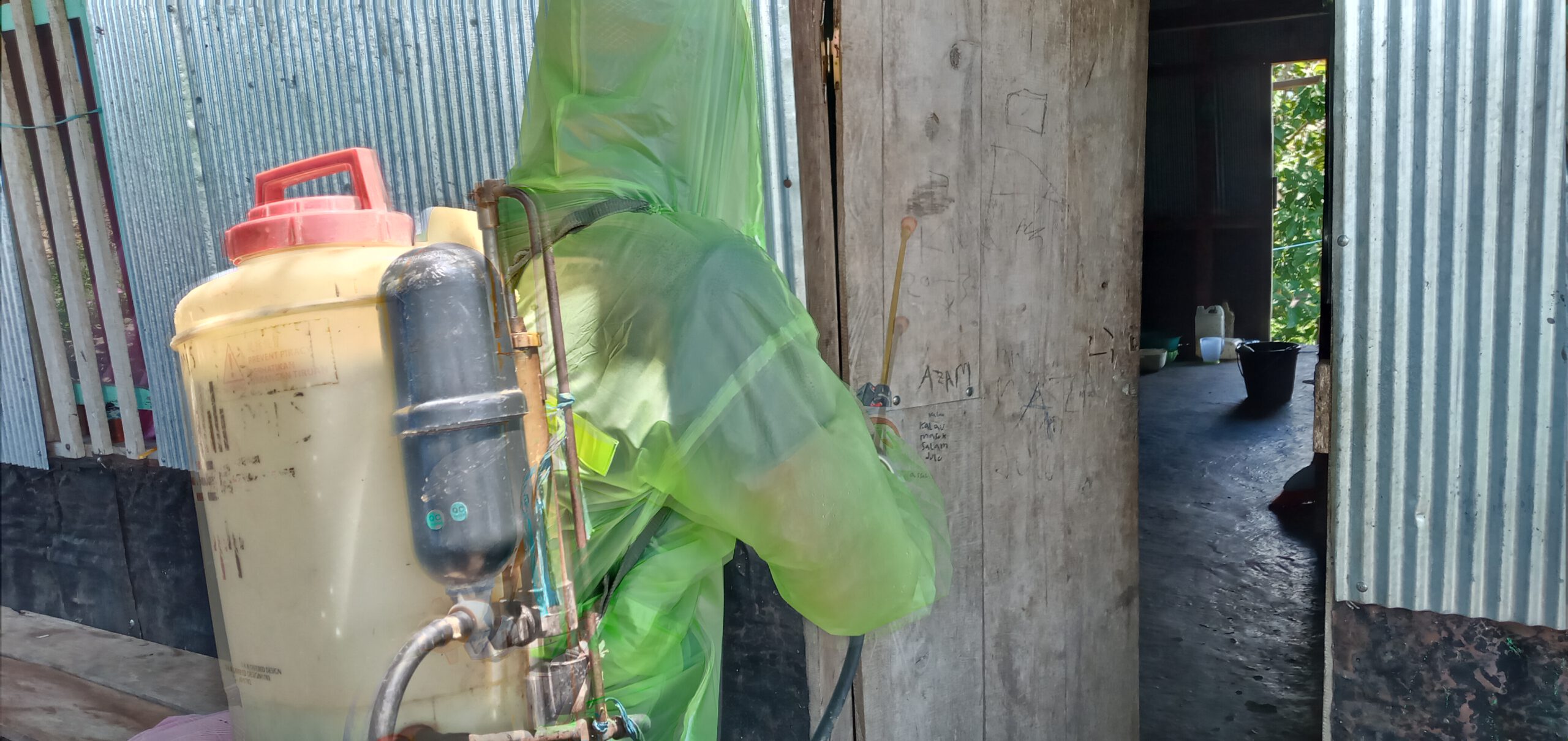 Pemdes Siru Kembali Melakukan Penyemprotan Disinfektan