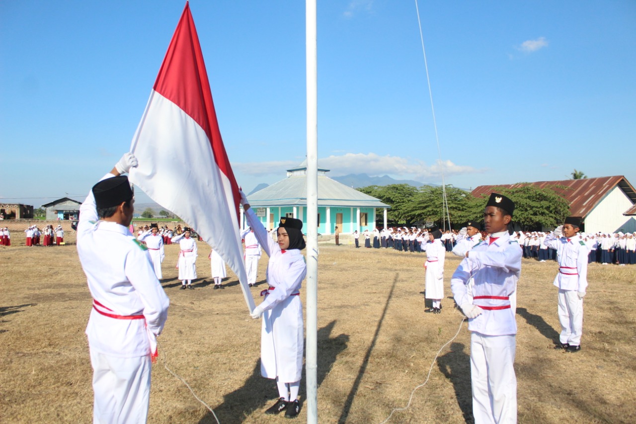 Upacara HUT Kemerdekaan RI di Desa Siru Berlangsung Hikmad
