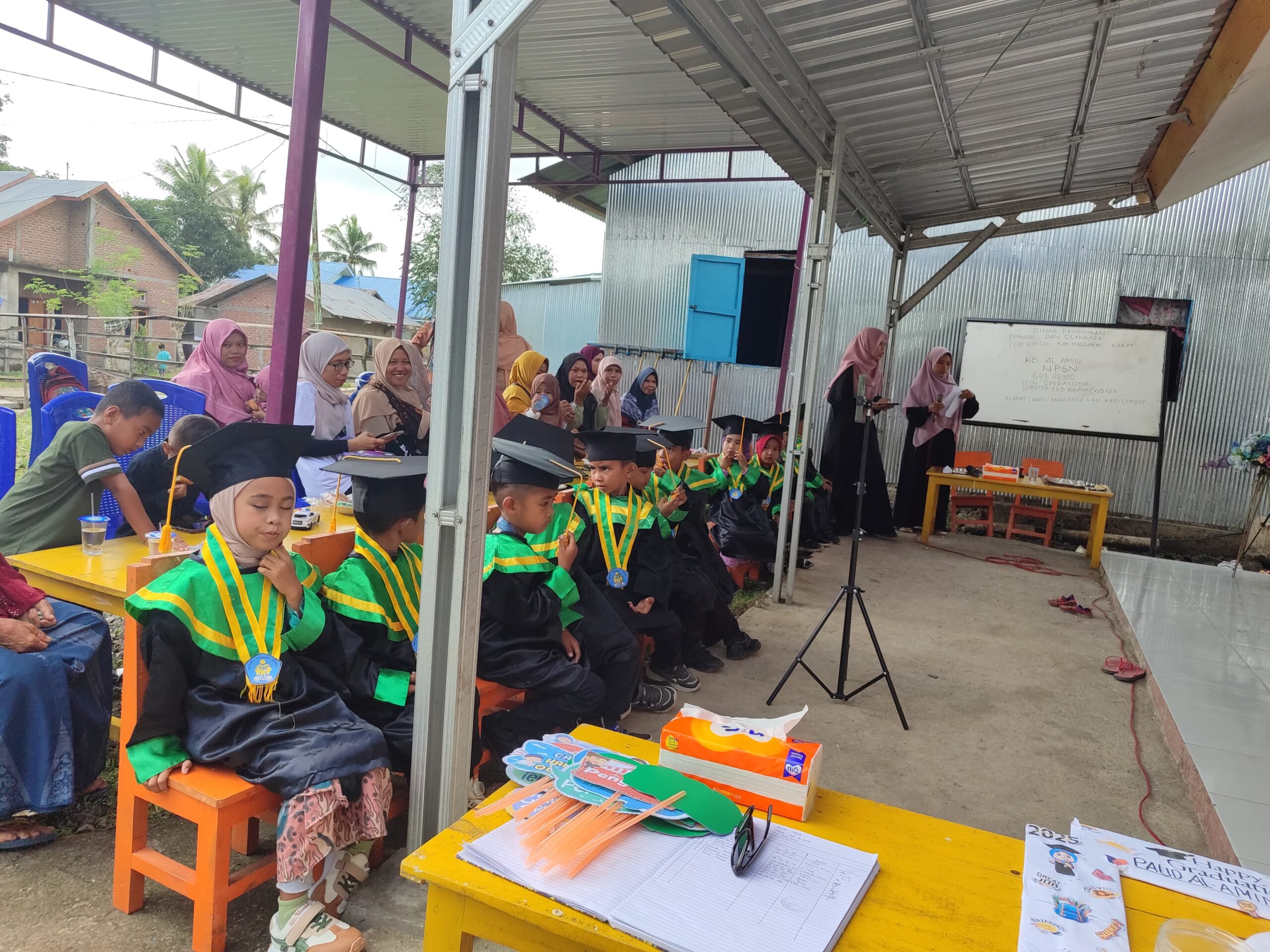 PAUD al Amin Watu Lendo Mewisuda 12 Siswanya
