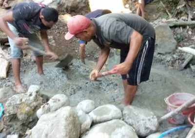 Update Foto Gotong Royong Warga Dusun Kolong Cor Bak Penampung Air