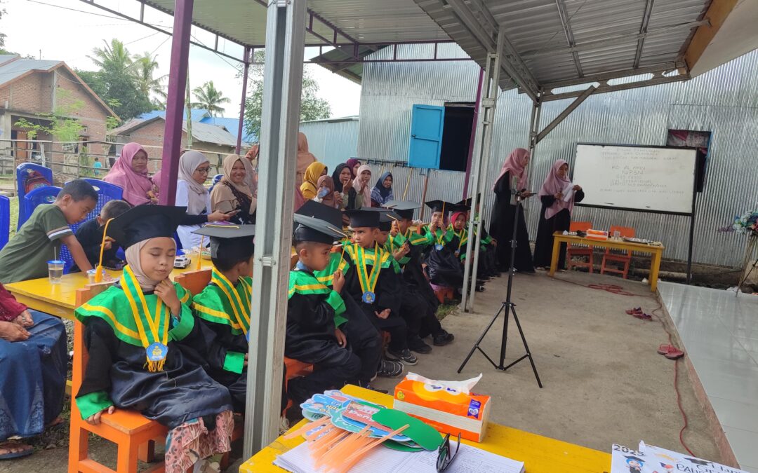 PAUD al Amin Watu Lendo Mewisuda 12 Siswanya