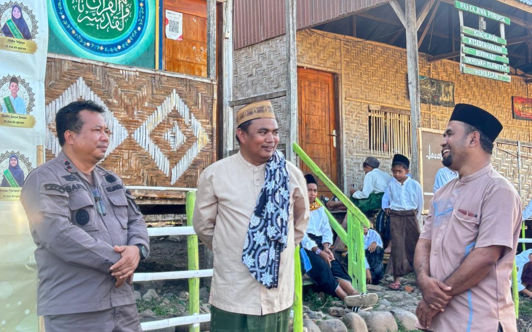 HUT Adhyaksa Dharmakarini, Kejari Mabar Gelor Baksos di Pesantren Kolong