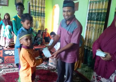 Makan Bersama dan Pemberian Santunan kepada Anak Yatim bersama Majelis Taklim Alkhansa Desa Siru